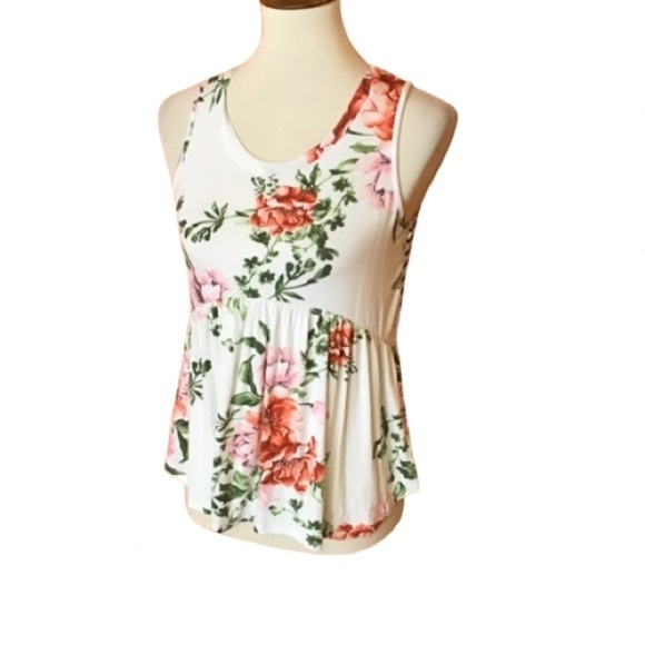 Viamor Tops - 3 for 20 $ bundle Viamor Feminine Floral & Stripes Tank Top